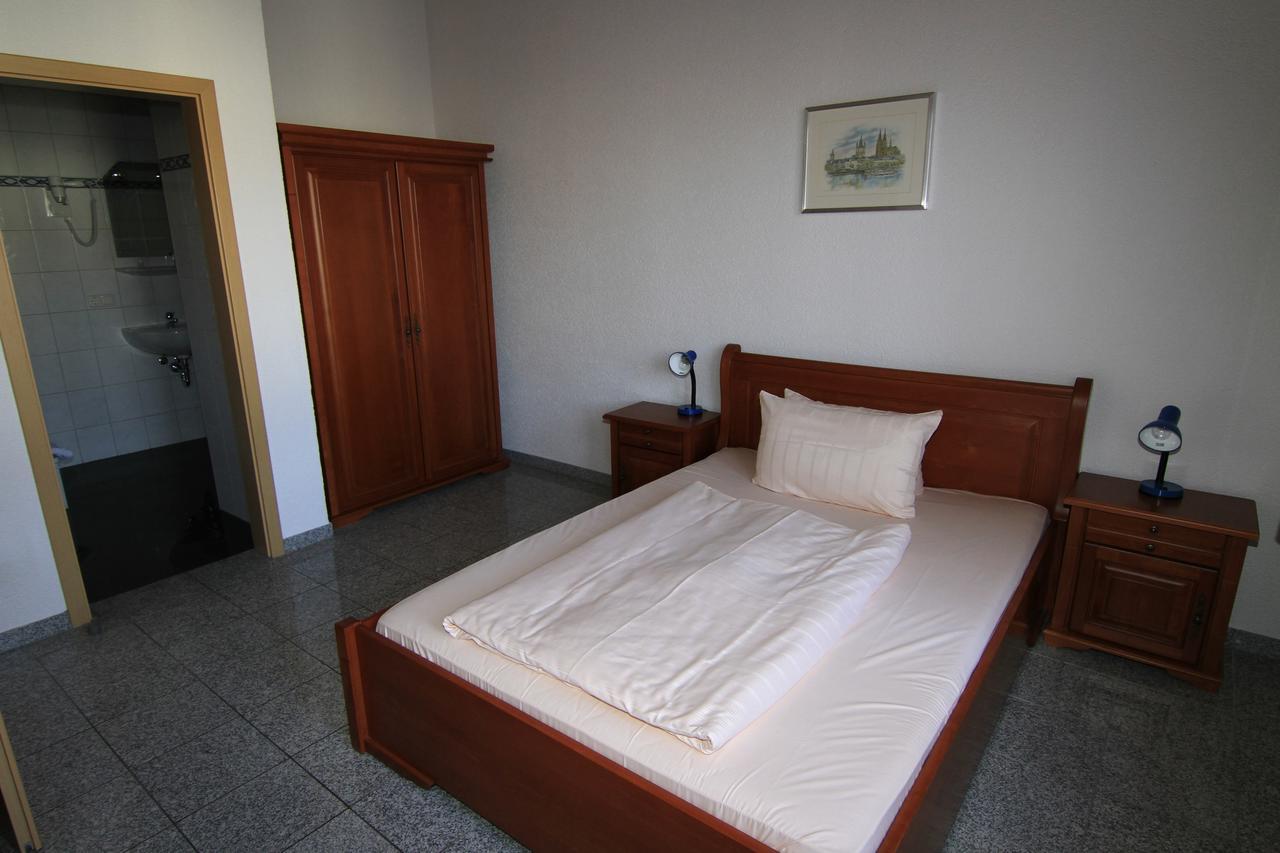 Hotel Avalon Landstuhl Ngoại thất bức ảnh