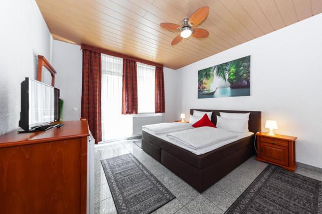 Hotel Avalon Landstuhl Ngoại thất bức ảnh